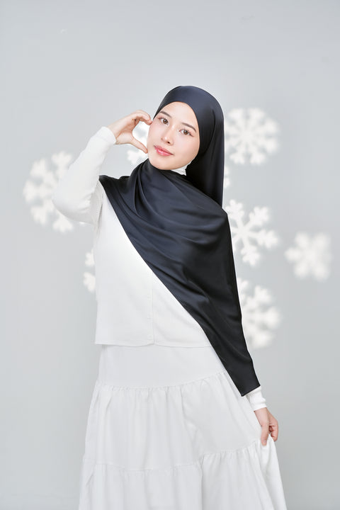 Inaya Satin Hijab - Onyx