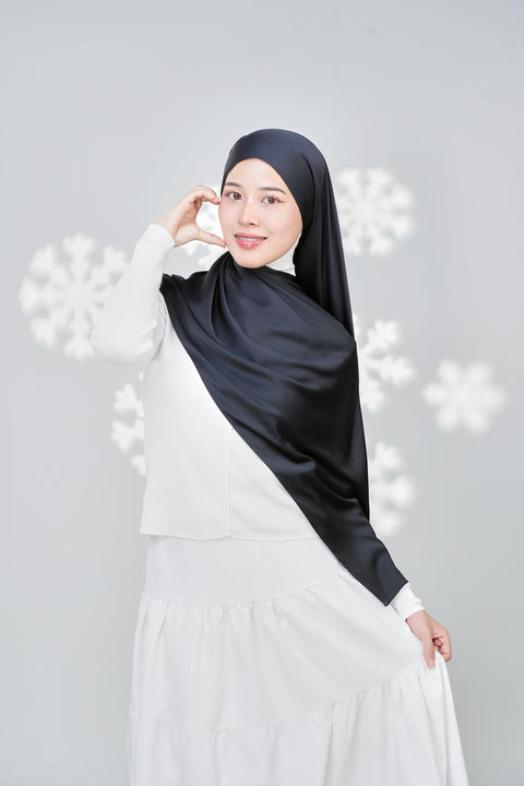 Inaya Satin Hijab - Onyx
