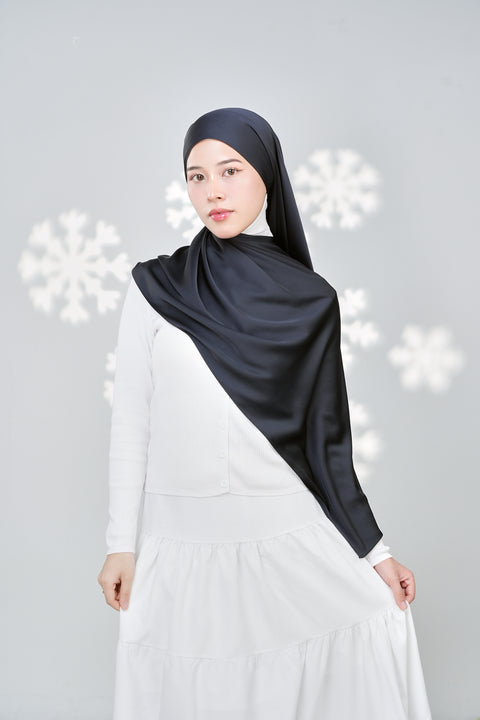 Inaya Satin Hijab - Onyx