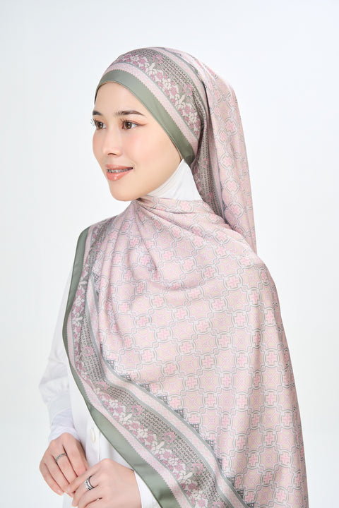 Majida Satin Hijab - Persuasion