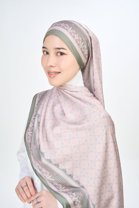 Majida Satin Hijab - Persuasion
