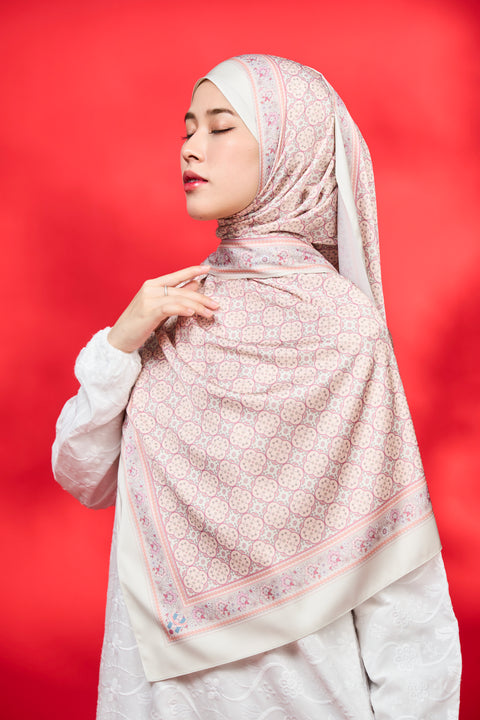 Alhambra - Olive Nuur