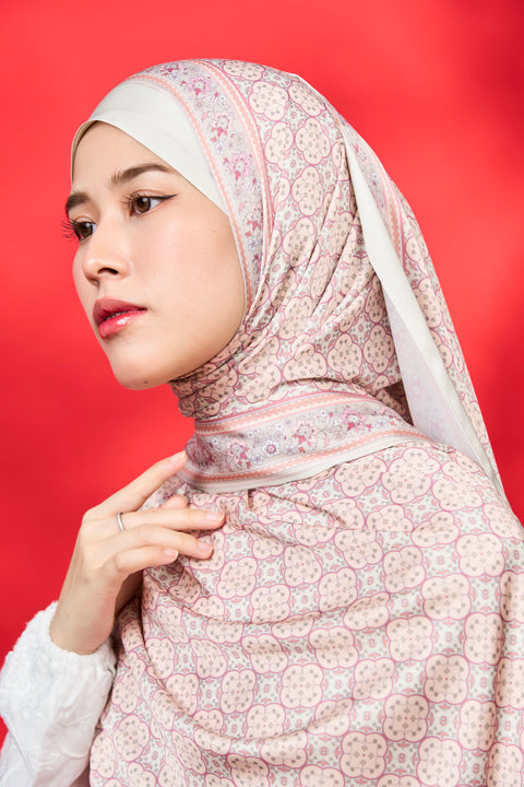 Alhambra - Olive Nuur