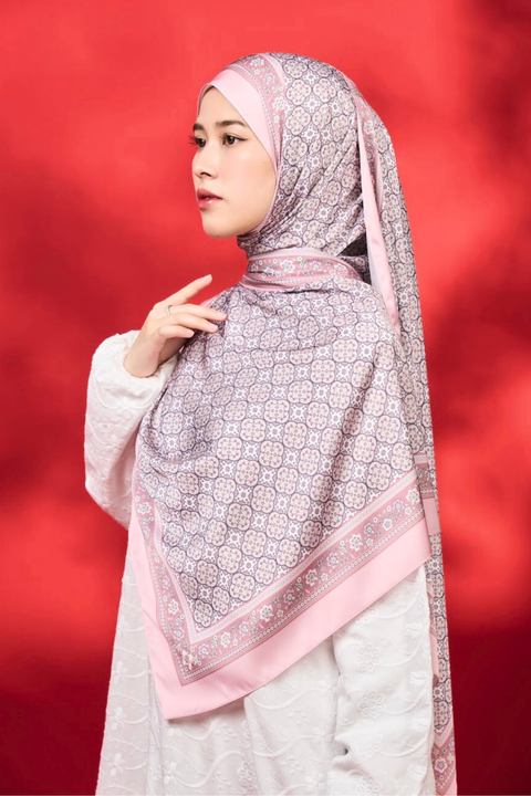 Alhambra - Rose Medina