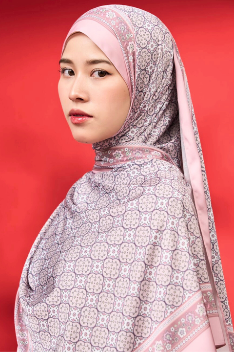 Alhambra - Rose Medina