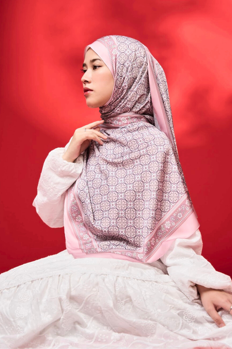 Alhambra - Rose Medina