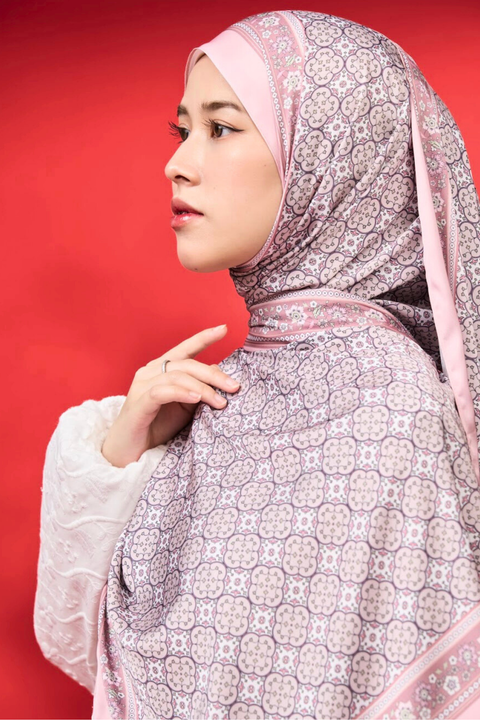 Alhambra - Rose Medina