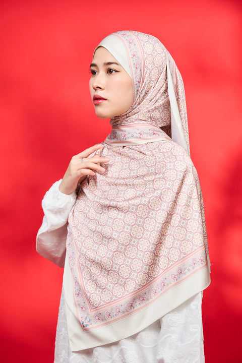 Alhambra - Olive Nuur