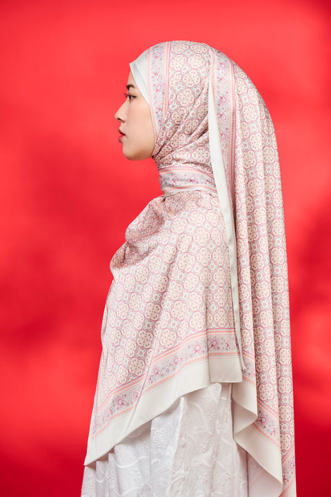 Alhambra - Olive Nuur