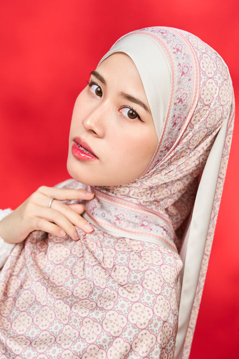 Alhambra - Olive Nuur