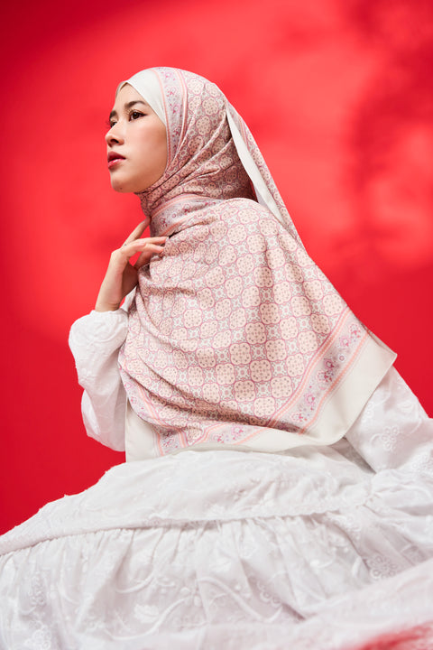 Alhambra - Olive Nuur