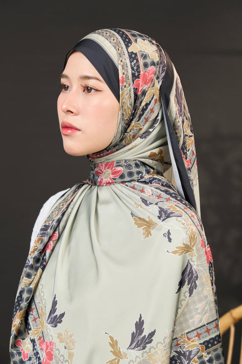 Salsabila - Noir Blossom