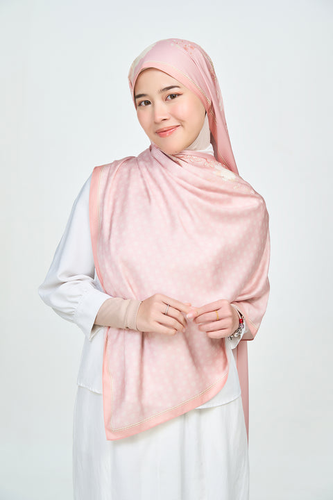 Yumna Satin Hijab - Raffia Cream