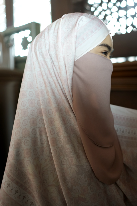 PREMIUM Hajira Scarf: YUSRAA Pale Blush